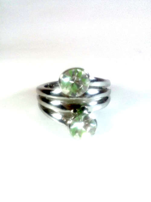 STUNNING! Ring With 2.00 Carat  Simulated Diamonds Size 7 US