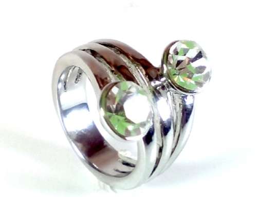 STUNNING! Ring With 2.00 Carat  Simulated Diamonds Size 7 US