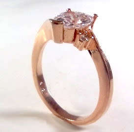 FASCINATING! Tocean Ring With Simulated Diamonds Size 8 US / P / 18