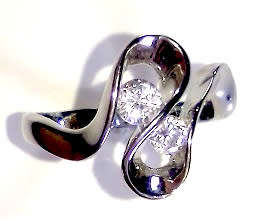 STUNNING! Ring With 1.25 Carat  Simulated White Diamonds Size 8 US