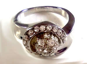 AMAZING! 1,75 Carat Simulated White Diamonds Size 8 US/P