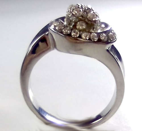 AMAZING! 1,75 Carat Simulated White Diamonds Size 8 US/P