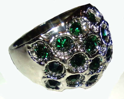 BEAUTIFUL! Ring With Simulated Emeralds Size 8 US/P
