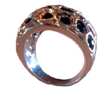 BEAUTIFUL! Ring With Simulated Emeralds Size 8 US/P