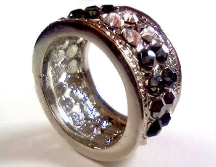 AMAZING! 1,75 Carat Simulated French Lilac, Black And White Diamonds Size 8 US/P