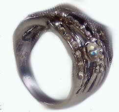 EXQUISITE! 1.75 Carat Simulated Diamond Ring Size 8 US/P