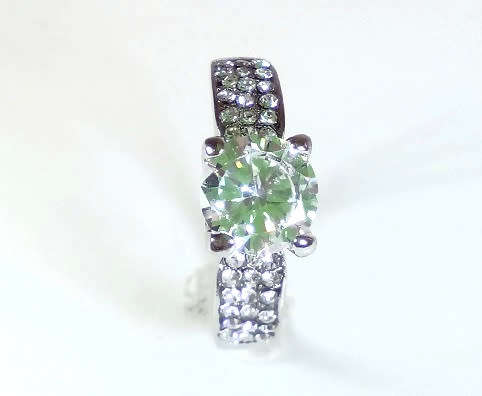CAPTIVATING! Ring With 1,75 Carrot Hand Crafted Simulated Diamonds Size 8 US / P / 18