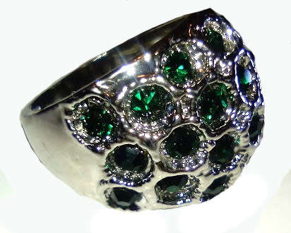 BEAUTIFUL! Ring With Simulated Emeralds *R 899* Size 7 US / N / 17