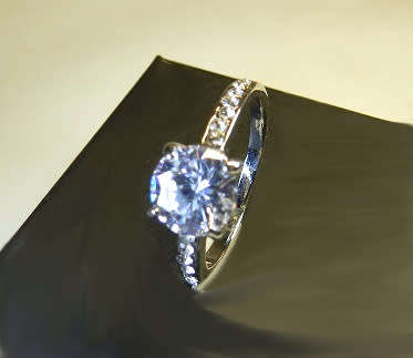 AMAZING! Ring With 1,25 Carat Hand Crafted Simulated Diamonds *R 599*  Size 8 US / P / 18