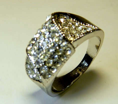 EXQUISITE!1,25 Carat Simulated Diamond Ring *R 1 599* Size 8 US / P / 18