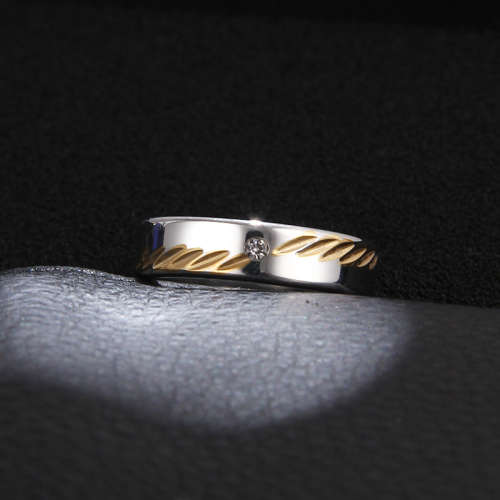 Titanium Ring With Simulated Diamond **R 899**  Size 7 US
