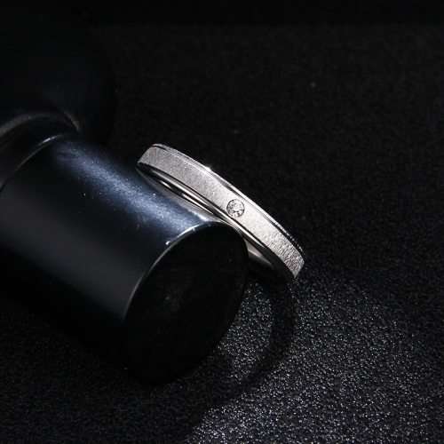 Titanium Ring With Simulated Diamond *R 599* (SILVER) Size 7 US