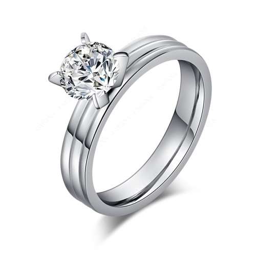 RETAIL PRICE: R 1 099 Titanium Princess Cut Ring With Simulated Diamond Size 10 US  (SILVER)