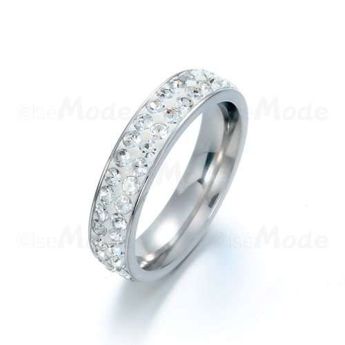 RETAIL PRICE: R1 999 Titanium (NEVER FADE) Ring With Simulated Diamonds Size 10 US (SILVER ONLY)
