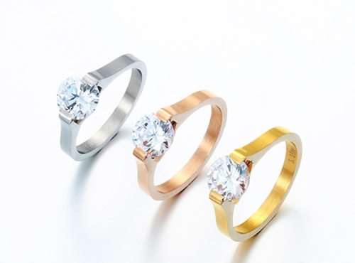 Titanium Ring With Simulated Diamond Size 6; 7 US *R 599* (SILVER/GOLD)