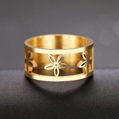 RETAIL PRICE: R 999 (NEVER FADE) Titanium Flower Ring Size 8 US (SILVER ONLY)