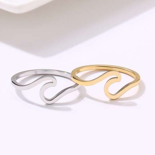 RETAIL PRICE:R 999 (NEVER FADE)Titanium Wave Ring Size 8 US (SILVER ONLY)