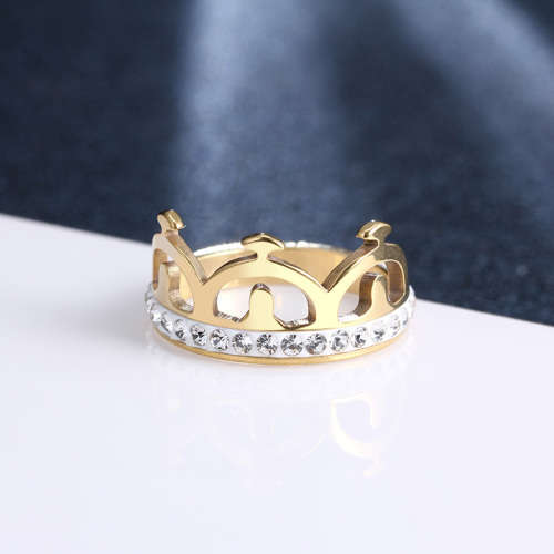 RETAIL PRICE: R 2 599 Titanium Crown Ring With Simulated Diamonds  Size 10 US (SILVER ONLY)
