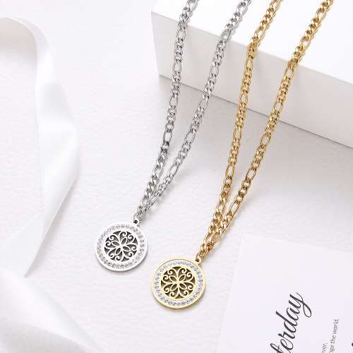 Titanium Vintage Pattern Necklace With 1.8 ct Simulated Diamonds 50 cm R 699** (SILVER)