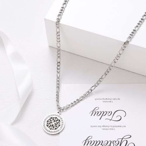 Titanium Vintage Pattern Necklace With 1.8 ct Simulated Diamonds 50 cm R 699** (SILVER)