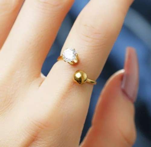 Retail Price: R 999 Titanium Princess Cut Ring With Simulated Diamond Size 11 US (GOLD ONLY)