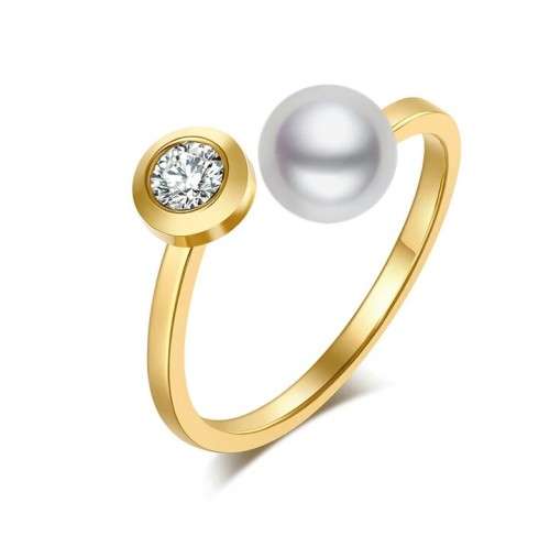 Retail Price: R 999 Titanium Princess Cut Ring With Simulated Diamond Size 9 US (GOLD ONLY)
