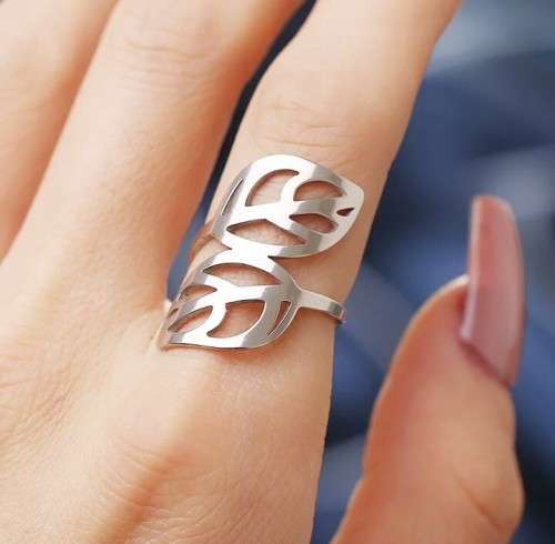 RETAIL PRICE: R 1 199 (NEVER FADE) Titanium Leaf Ring Size 8 US (SILVER ONLY)