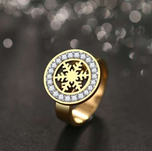 RETAIL PRICE: R 1 999 Titanium Snowflake Ring With Simulated Diamond Size 10 US (SILVER)