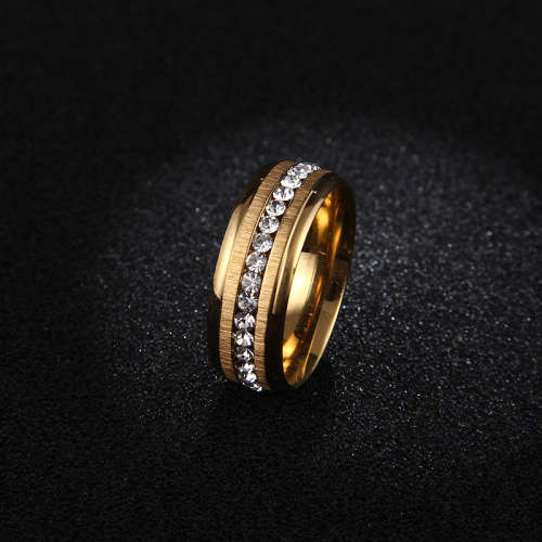 RETAIL PRICE: R 1 599 Titanium Ring With Simulated Diamonds Size 8 US (GOLD ONLY)