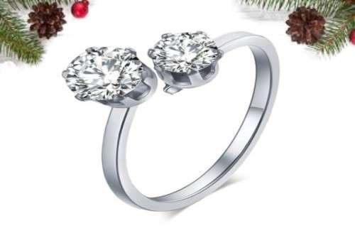 RETAIL PRICE: R 1 899 Titanium Princess Cut Ring With Simulated Diamonds Size 10 US (SILVER ONLY)