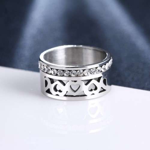 Retail Price R 1 699 Titanium Ring With Simulated Diamonds Size 10 US (GOLD ONLY)
