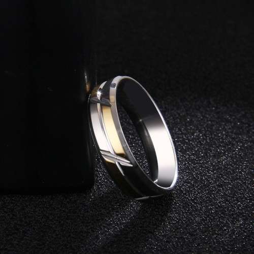 RETAIL PRICE: R 1 799 Titanium Ring With Simulated Diamond Size 11 US (TWO TONE)