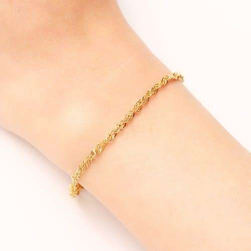 Retail Price: R 1 099 (NEVER FADE) Titanium Singapore Bracelet 22 cm (GOLD ONLY)