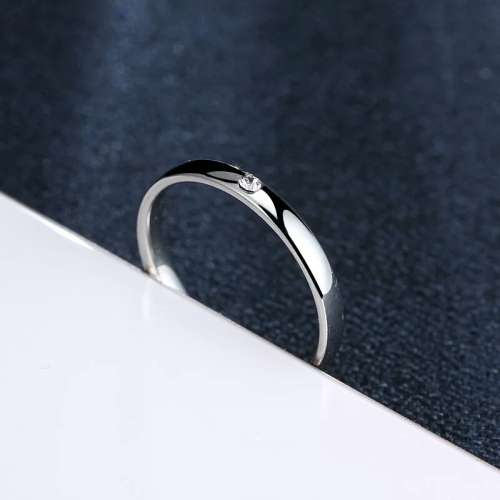 RETAIL PRICE: R 1 099 Titanium Ring With Simulated Diamond Ring Size 9 US (GOLD ONLY)