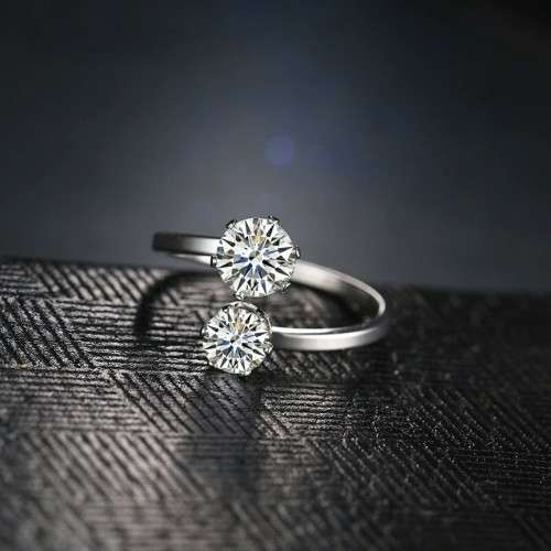 Retail Price: R 2 599 Titanium (NEVER FADE) Swarovski Crystal Ring Size 9 US (SILVER ONLY)