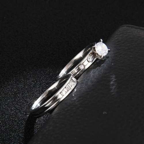 Retail Price: R 2 999 (NEVER FADE) Titanium Ring Set With Swarovski Crystals Size 10US (SILVER ONLY)