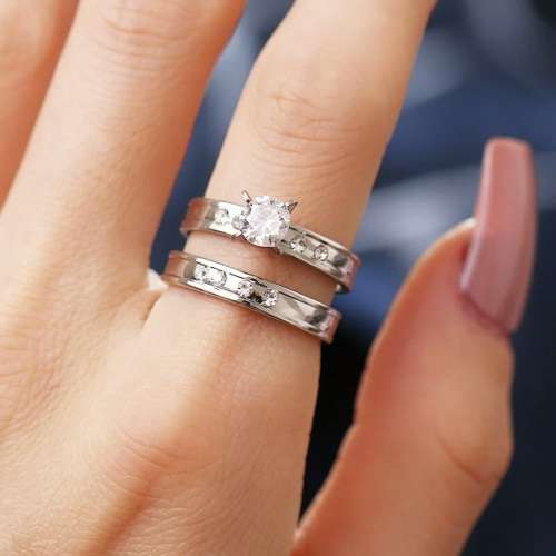 Retail Price: R 2 999 (NEVER FADE) Titanium Ring Set With Swarovski Crystals Size 10US (SILVER ONLY)