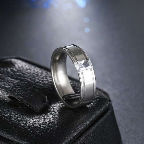 RETAIL PRICE: R 1 099 Titanium (NEVER FADE) Diamond Ring Size 9 US (SILVER ONLY)