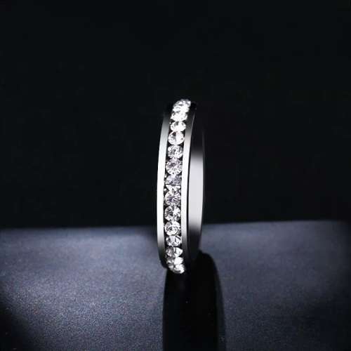 Retail Price R1199 TITANIUM (NEVER FADE) SILVER SOLID RING with Simulated Stones SIZE 7 US