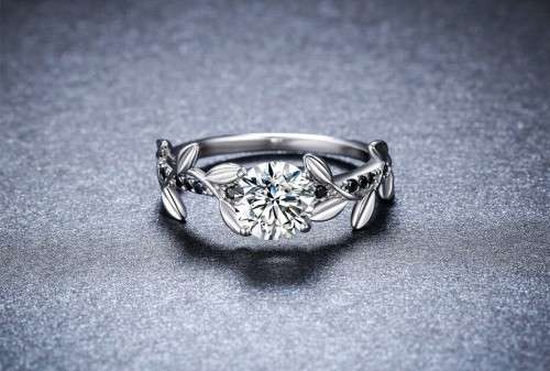 * 1.25 CT SOLID 925 STERLING SILVER LEAF RING*