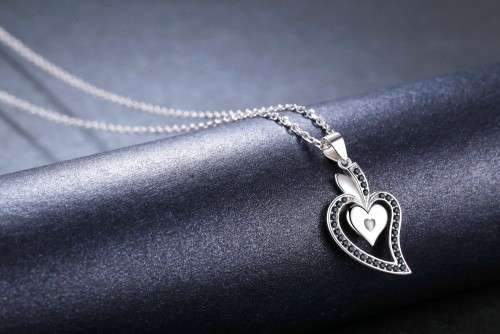 *925 STERLING SILVER 0.5CT  APPLE OF MY HEART NECKLACE*