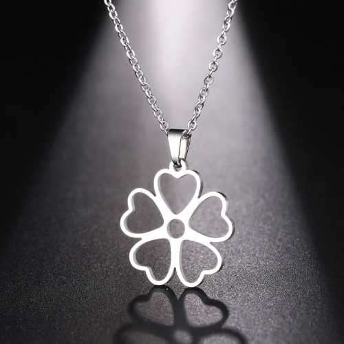 TITANIUM (NEVER FADE) FLOWER HEARTS Necklace 45 cm (SILVER ONLY)