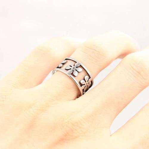 TITANIUM (NEVER FADE) FLOWER Ring SIZE 9 US (SILVER ONLY)
