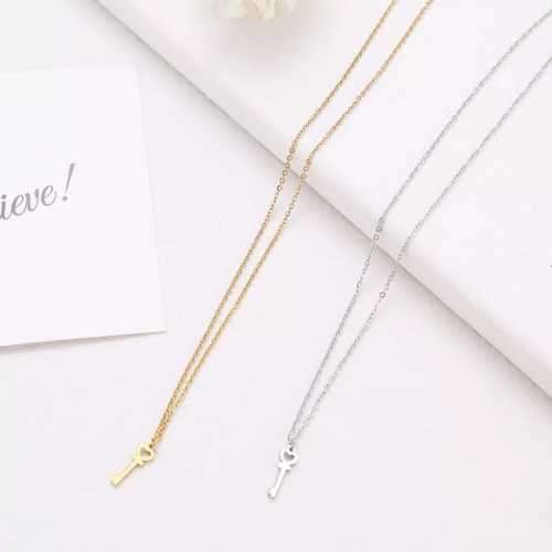 TITANIUM (NEVER FADE) HEART KEY Necklace 45 cm (SILVER ONLY)