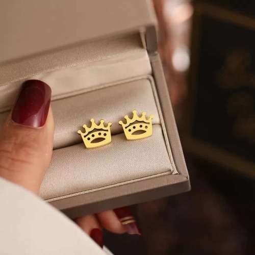 Retail Price R599 TITANIUM (NEVER FADE) CROWN Earrings (GOLD ONLY)