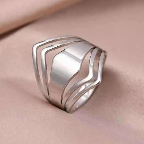Retail Price R1299 TITANIUM (NEVER FADE) GOLD RING Size 6 US