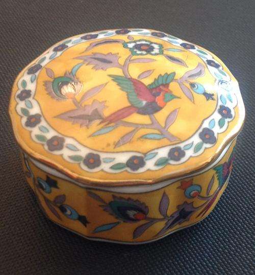 ***** Beautiful imperial yellow oriental trinket box *****