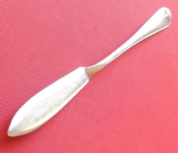 Nice silverplate butter knife (Hallmarked Sipelia Nickel Silver)