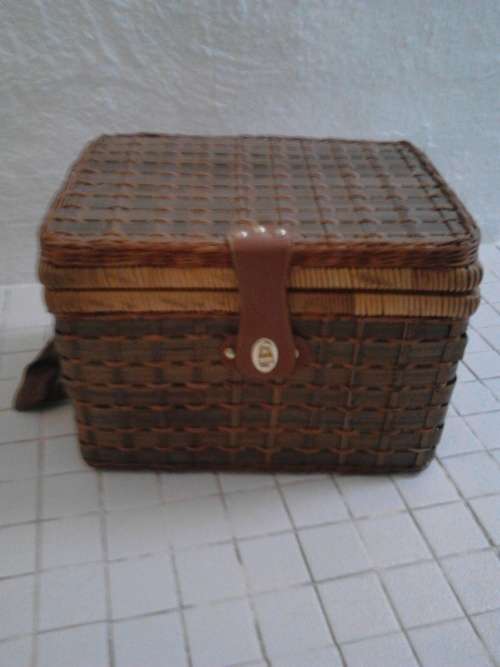 Picnic Basket Wicker Insulated 33cm x 25cm x 23cm