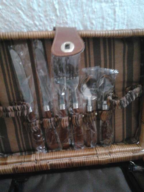 Picnic Basket Wicker Insulated 33cm x 25cm x 23cm